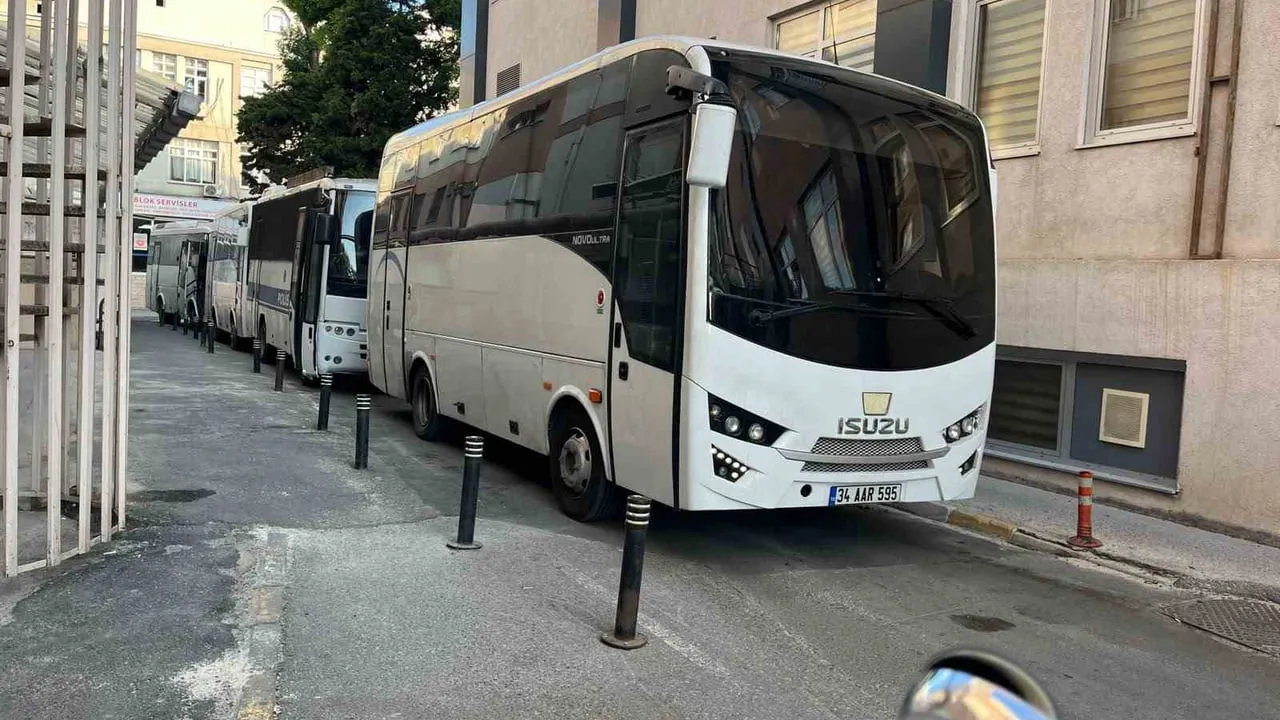 İzmit operasyonu zanlıları İstanbul'da sağlık kontrolünden geçirildi