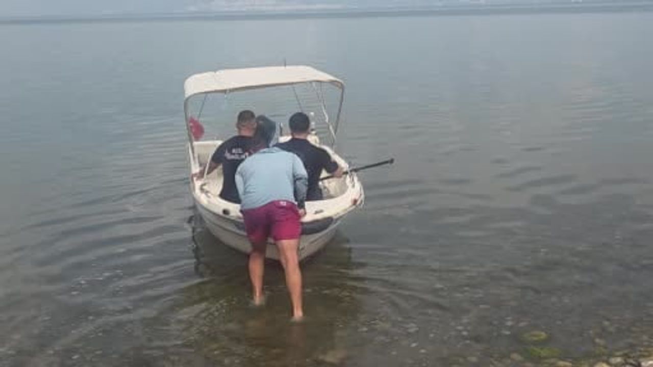 İznik Gölü'nde kaybolan iki genç için arama çalışması başlatıldı