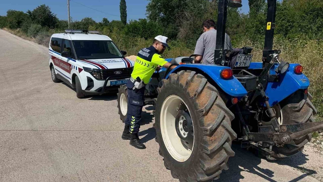 Jandarmadan çiftçilere trafik ve yangın uyarısı