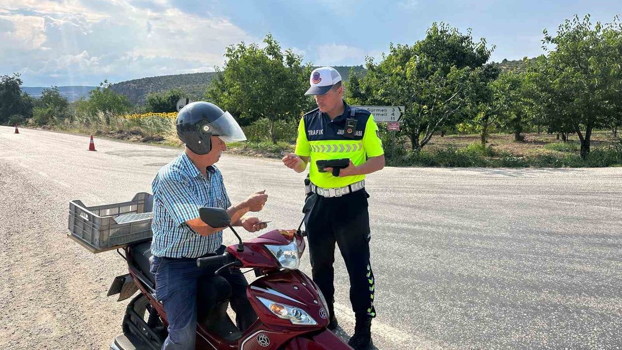 Jandarmadan motosiklet sürücülerine hayati uyarılar