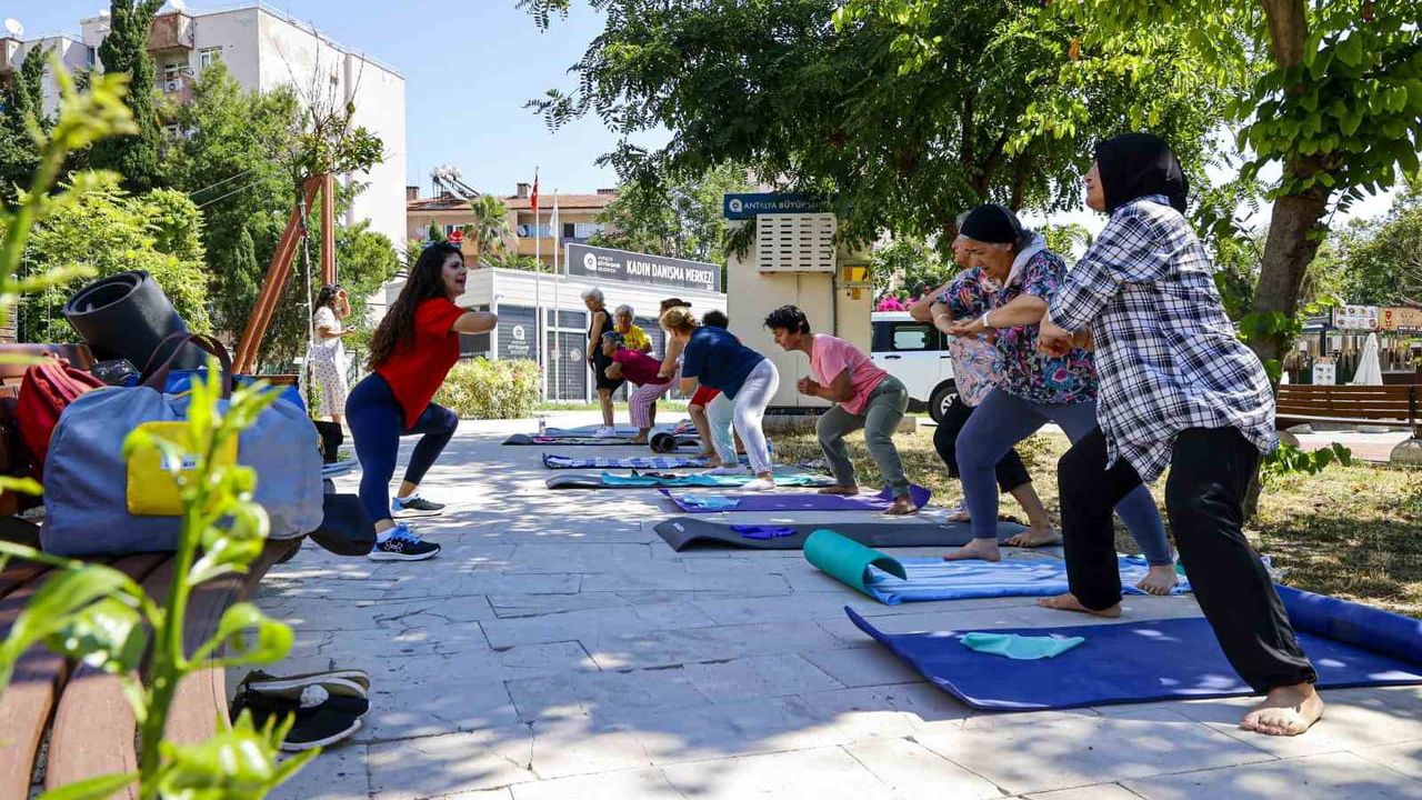 Kadın danışma merkezinde salı sabahı spor etkinliği