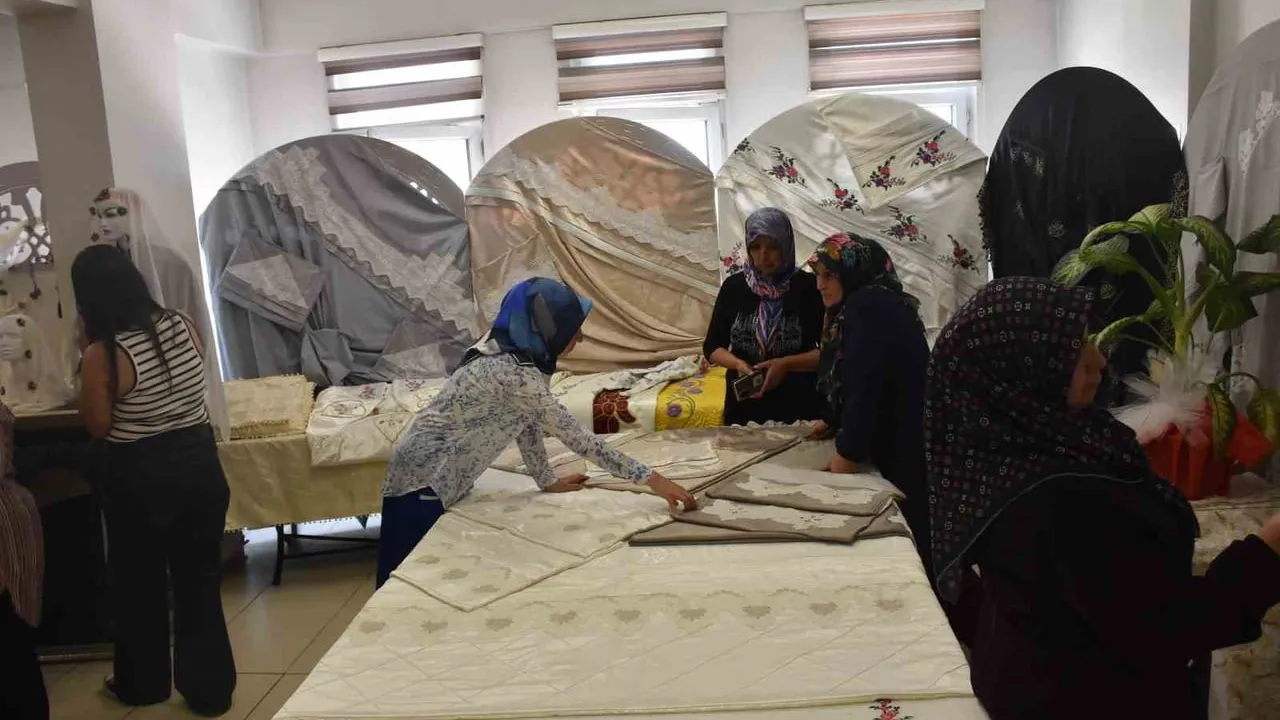 Kadın emeğiyle kültür canlanıyor: Şahinbey'de el sanatları gelir kaynağına dönüşüyor