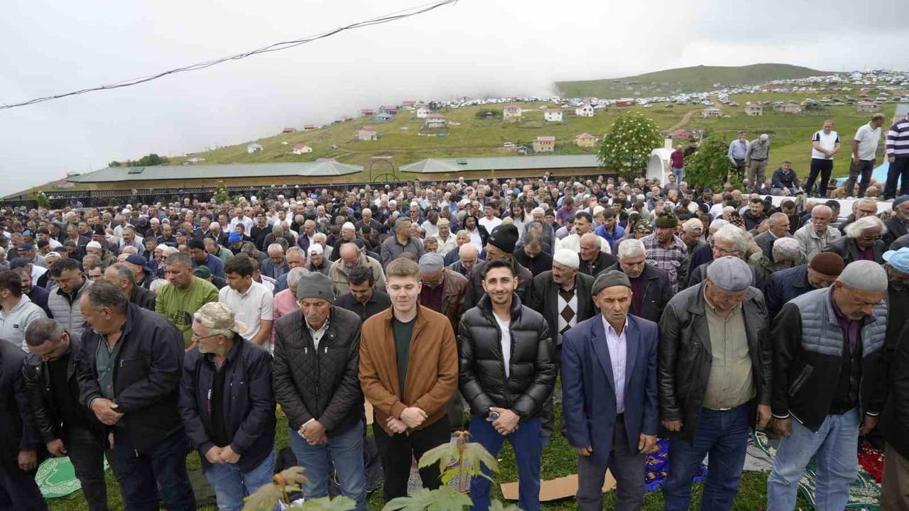Kadırga otçu şenliği binlerce kişiyi buluşturdu