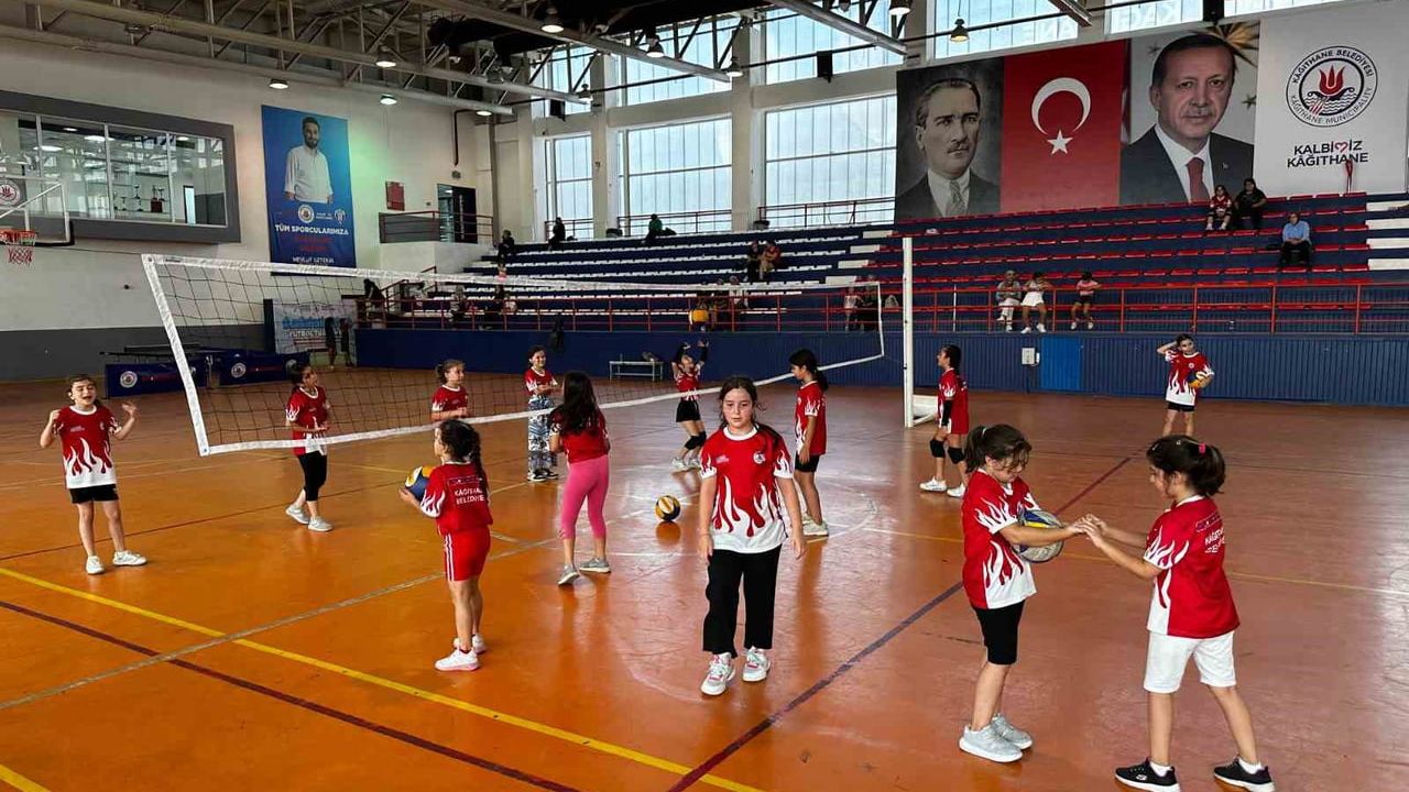 Kağıthane'de çocuklara spor dolu bir yaz: yaz spor okulları tüm hızıyla sürüyor