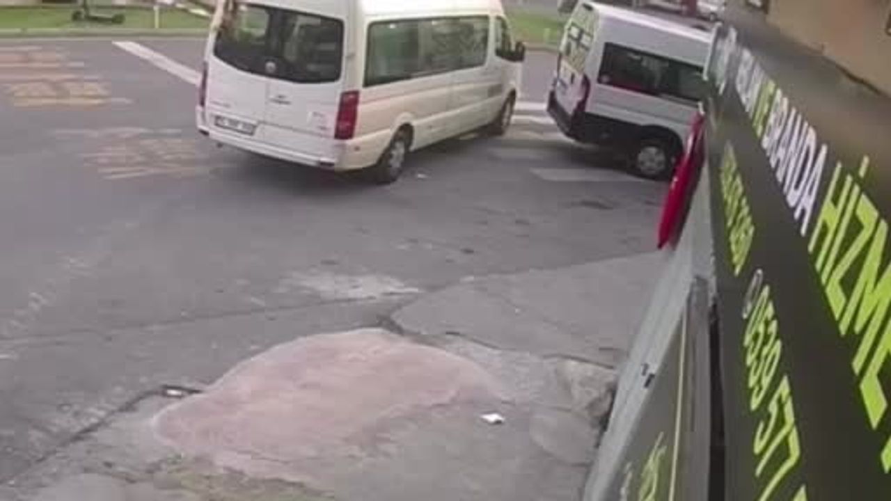 Kağıthane’de Türk bayrağını yere attı: 11 suç kaydı bulunan şüpheli yakalandı