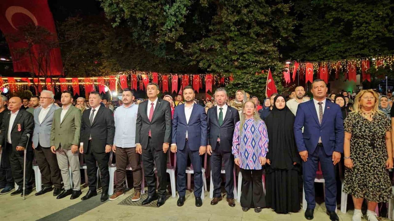 Kâğıthane meydanı'nda 15 Temmuz demokrasi ve millî birlik günü nöbeti