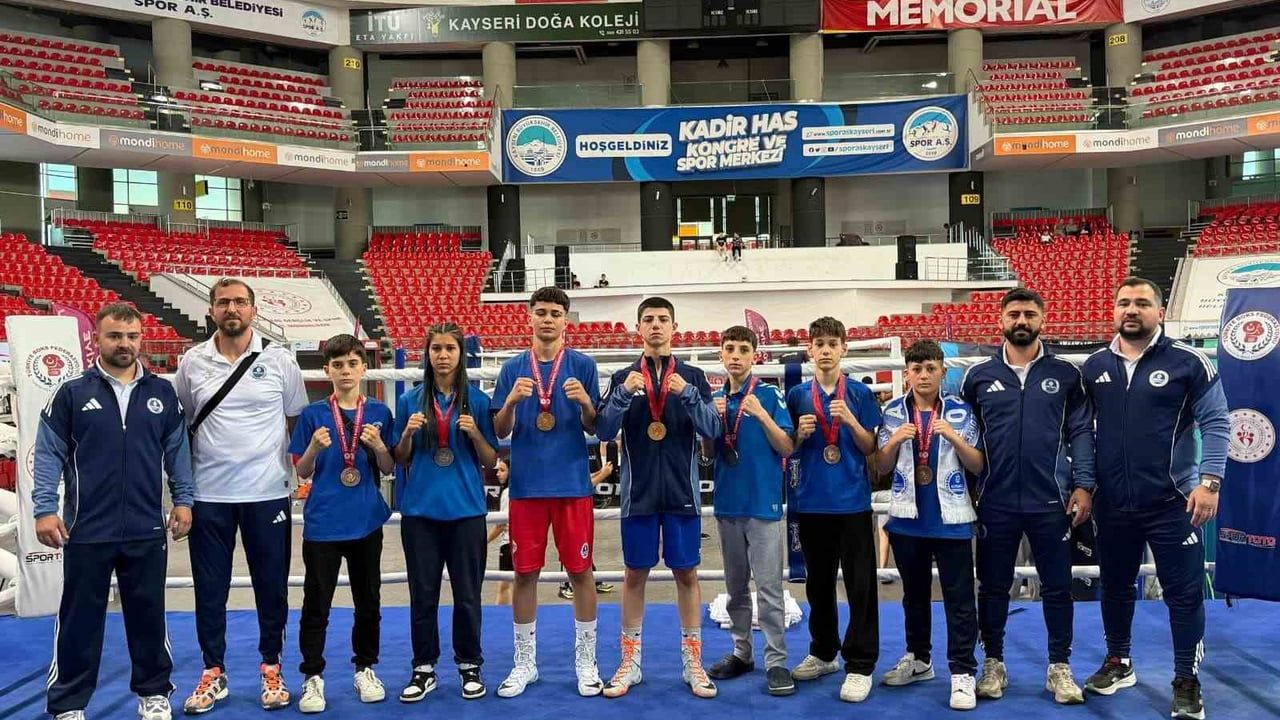 Kağıtspor sporcuları 10'dan fazla organizasyonda çok sayıda madalya kazandı