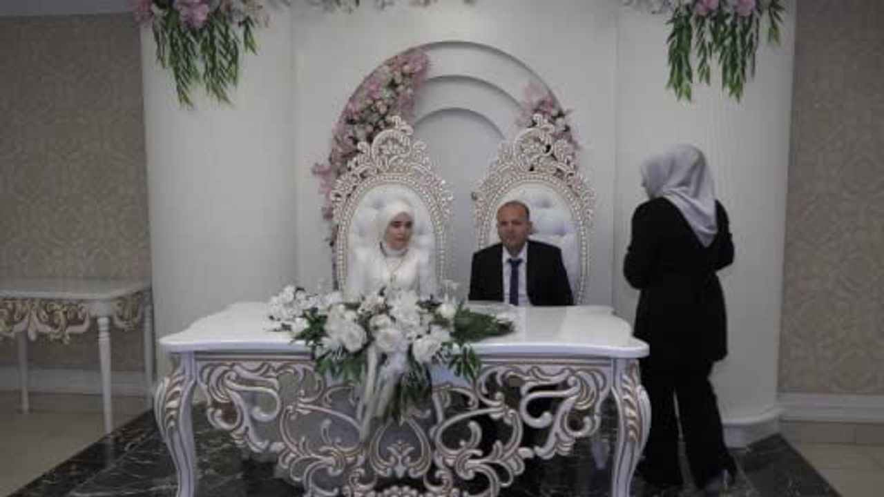 Kahramanmaraş’ta sevgi engel tanımadı: görme engelli iki öğretmen evlendi