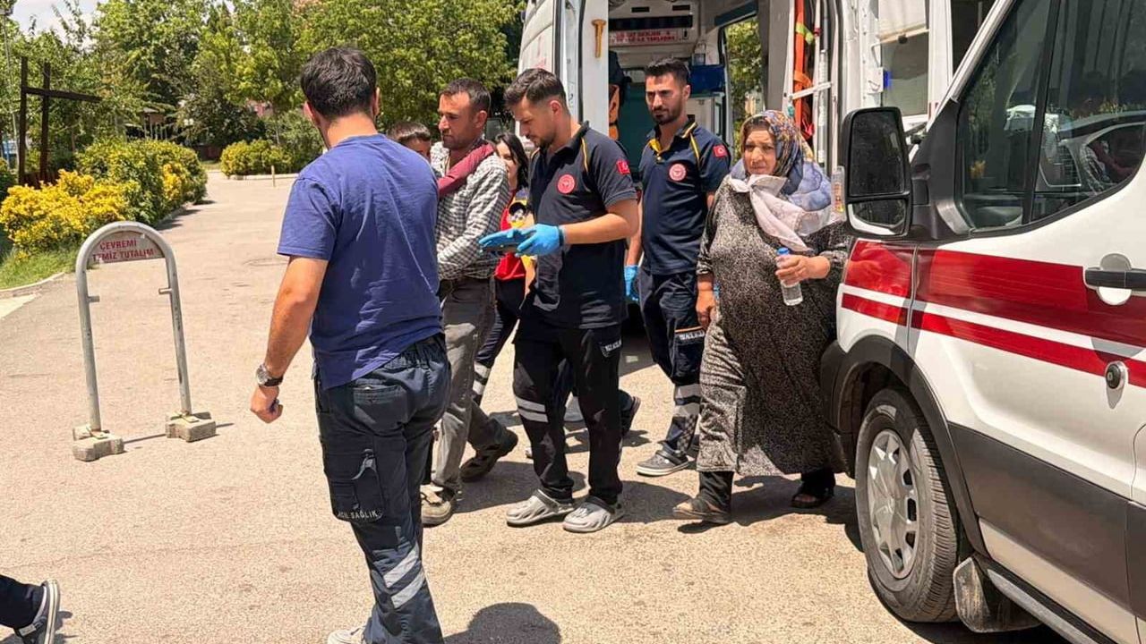 Kahta'da takla atan otomobilde 4 kişi yaralandı