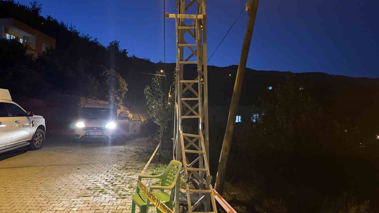 Kamera montajı sırasında elektrik akımına kapılan genç işçi ağır yaralandı