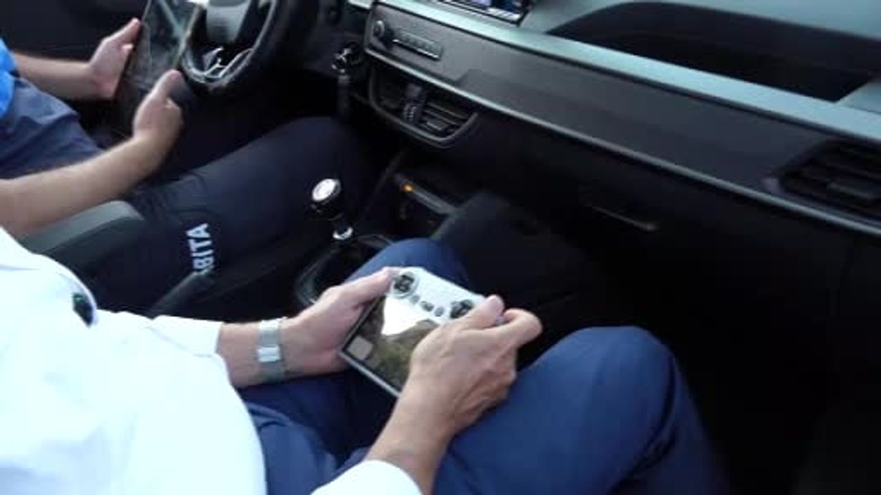 Kamera ve dronlarla parklarda denetim yapan Mehmet Tahmazoğlu temizliği öne çıkardı