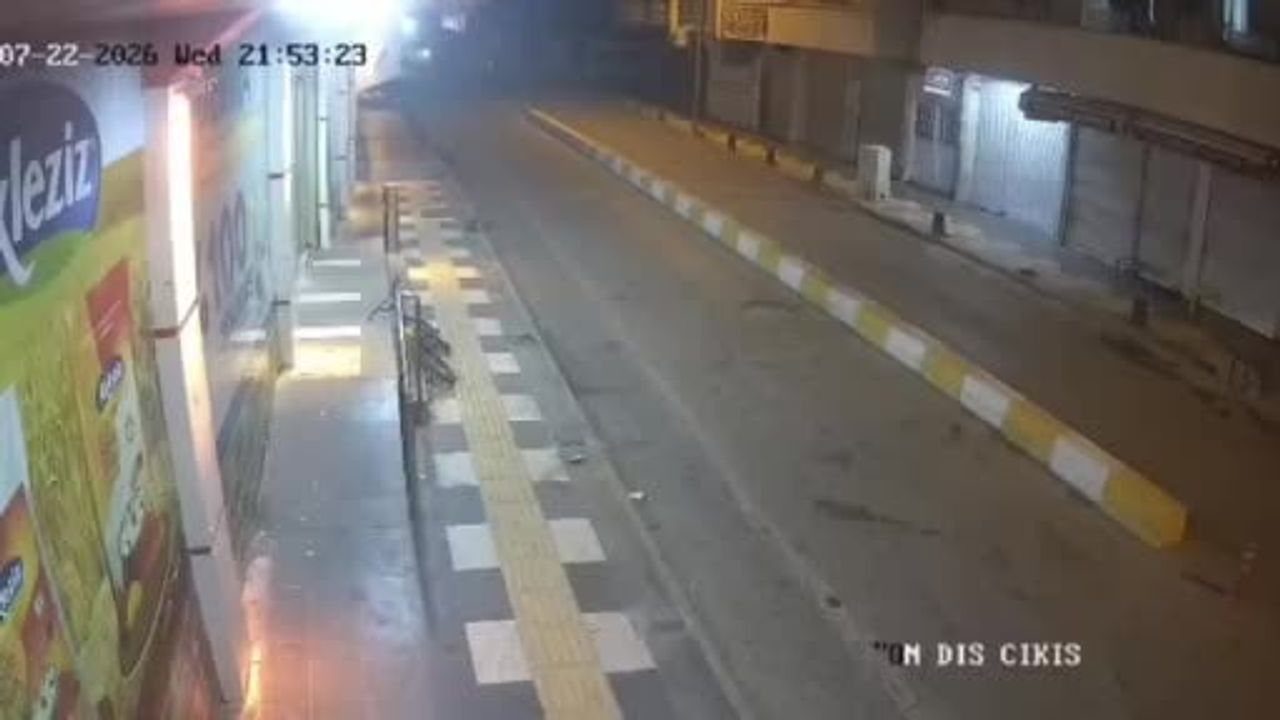 Kameraya yansıyan takla: refüje çarpan araç Kızıltepe'de sürücü yaralandı