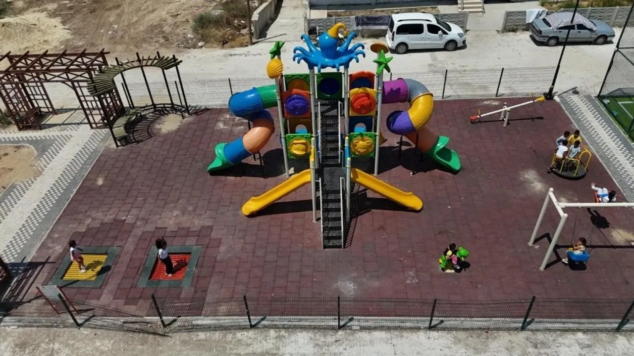 Kapaklı’ya modern yaşam alanı: Mevlana Mahallesi parkı hizmete açıldı