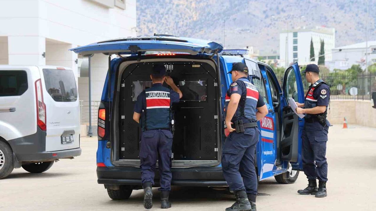 Kapanan kaçış: Kozan'da JASAT ve jandarma ekipleri iki yağma firarisini yakaladı