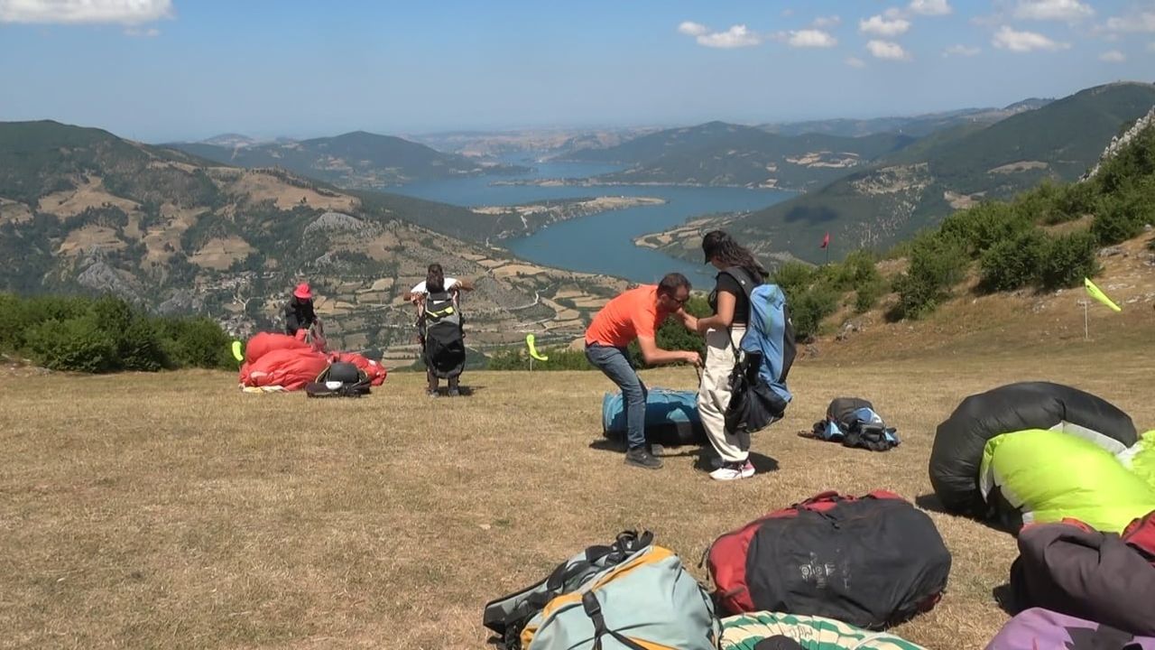 Kapıkaya'da rüzgar, su ve kamp tutkusu bir araya geldi