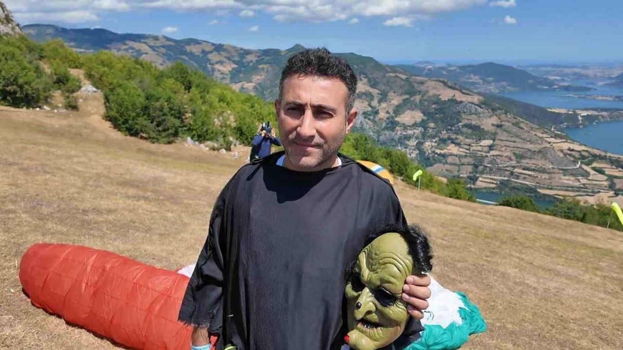 Kapıkaya semalarında cadı kostümüyle renkli gösteri