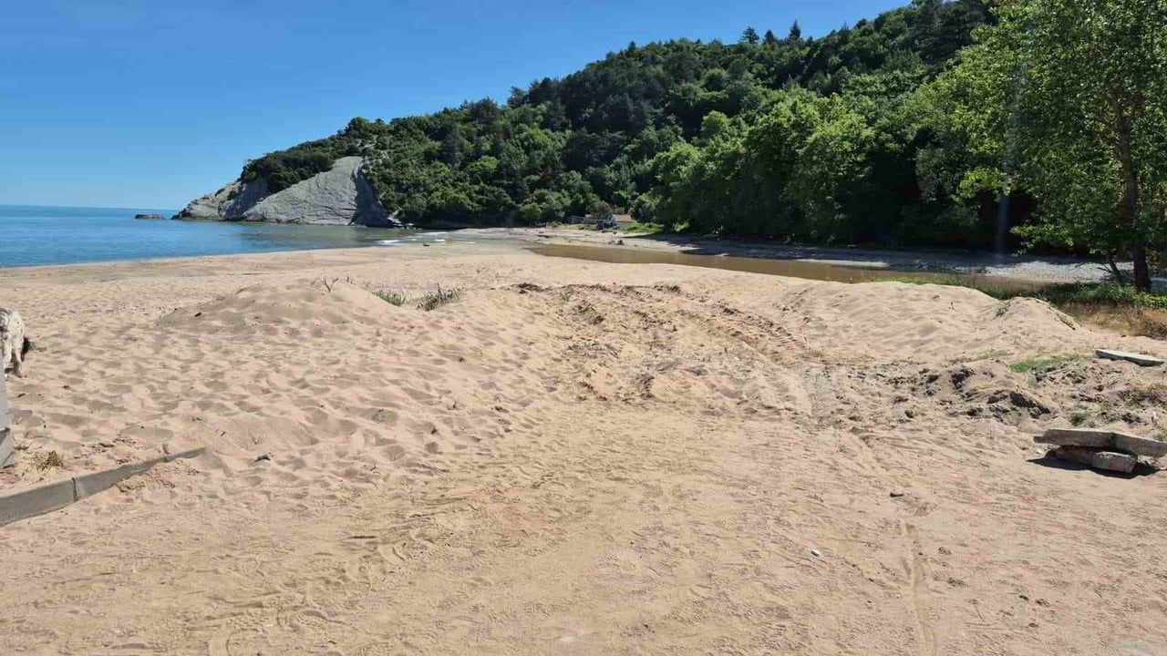 Kapısuyu plajı 10 adımda Bartın'dan Kastamonu'ya geçiş sağlıyor