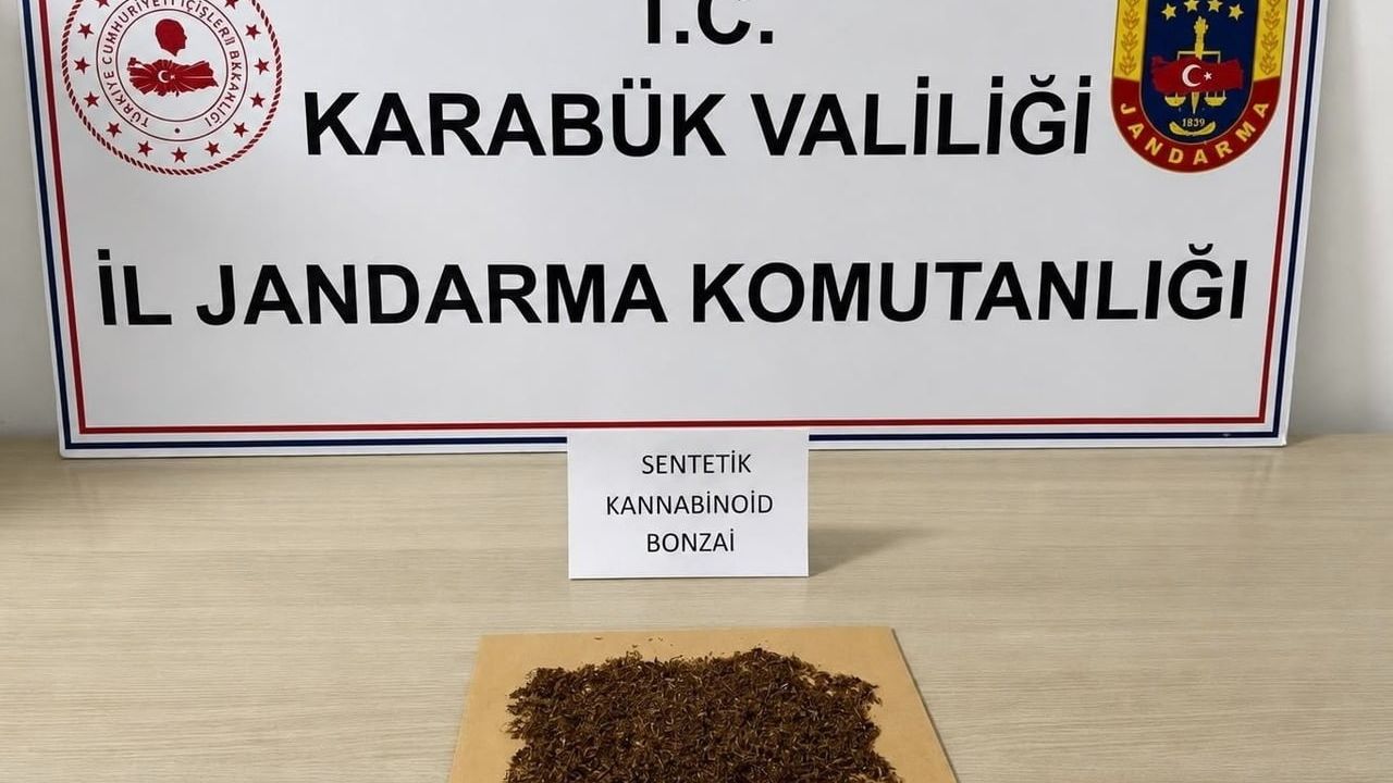 Karabük merkezde eş zamanlı operasyon: sentetik uyuşturucular ele geçirildi