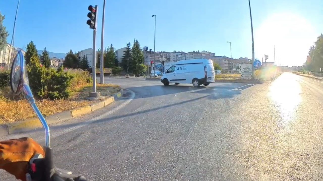 Karabük’te kırmızı ışık ihlalleri kask kamerasında