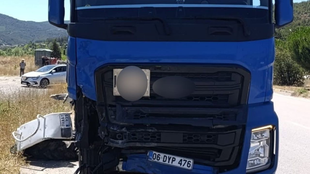 Karabük’te tır ile traktör çarpıştı: 1 ağır yaralı