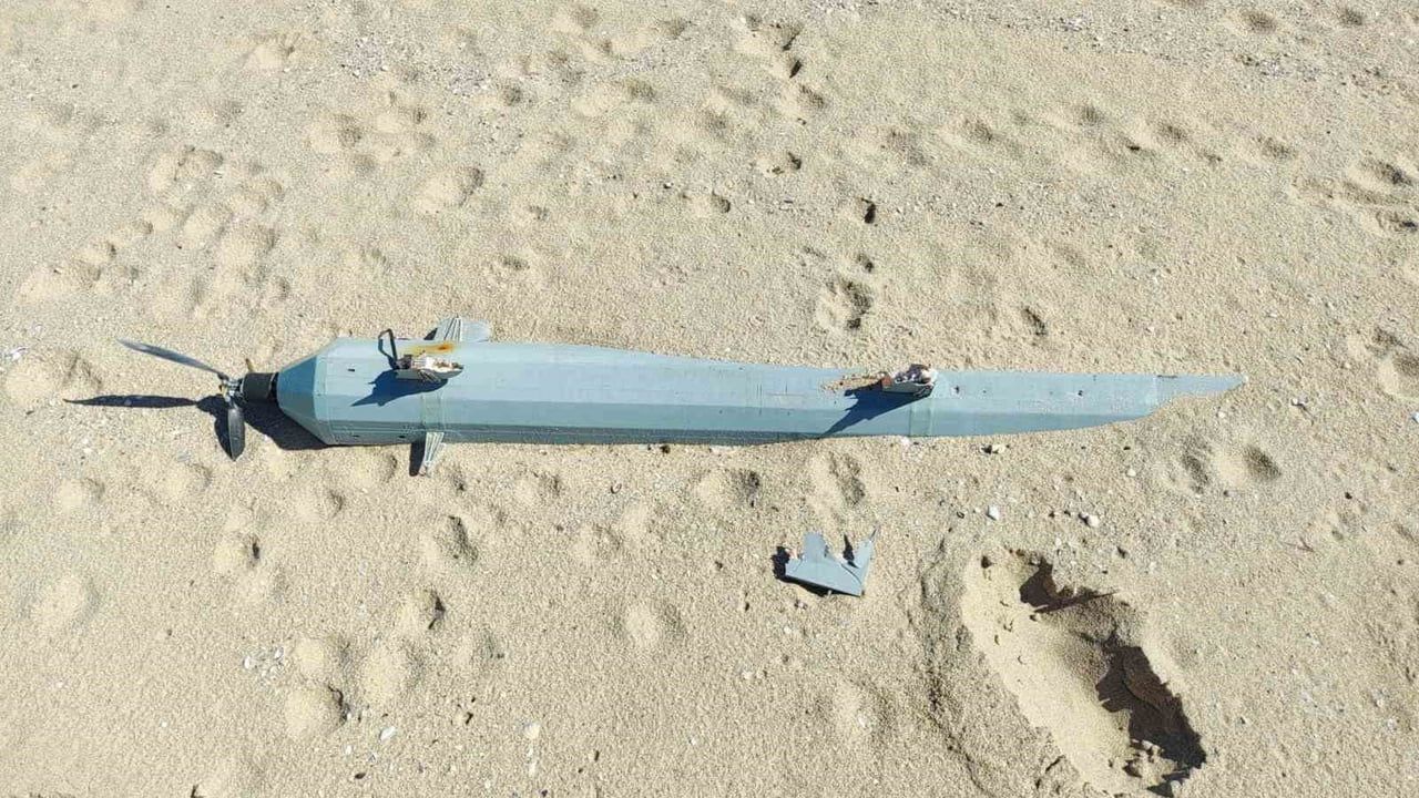 Karaburun sahilinde patlayıcı bulunan İHA parçaları kontrollü şekilde imha edildi