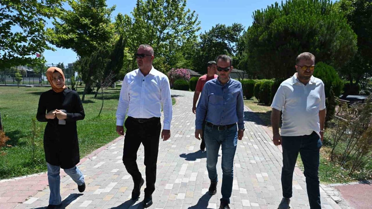 Karacabey'de parklara etap etap güvenlik kamerası kuruluyor