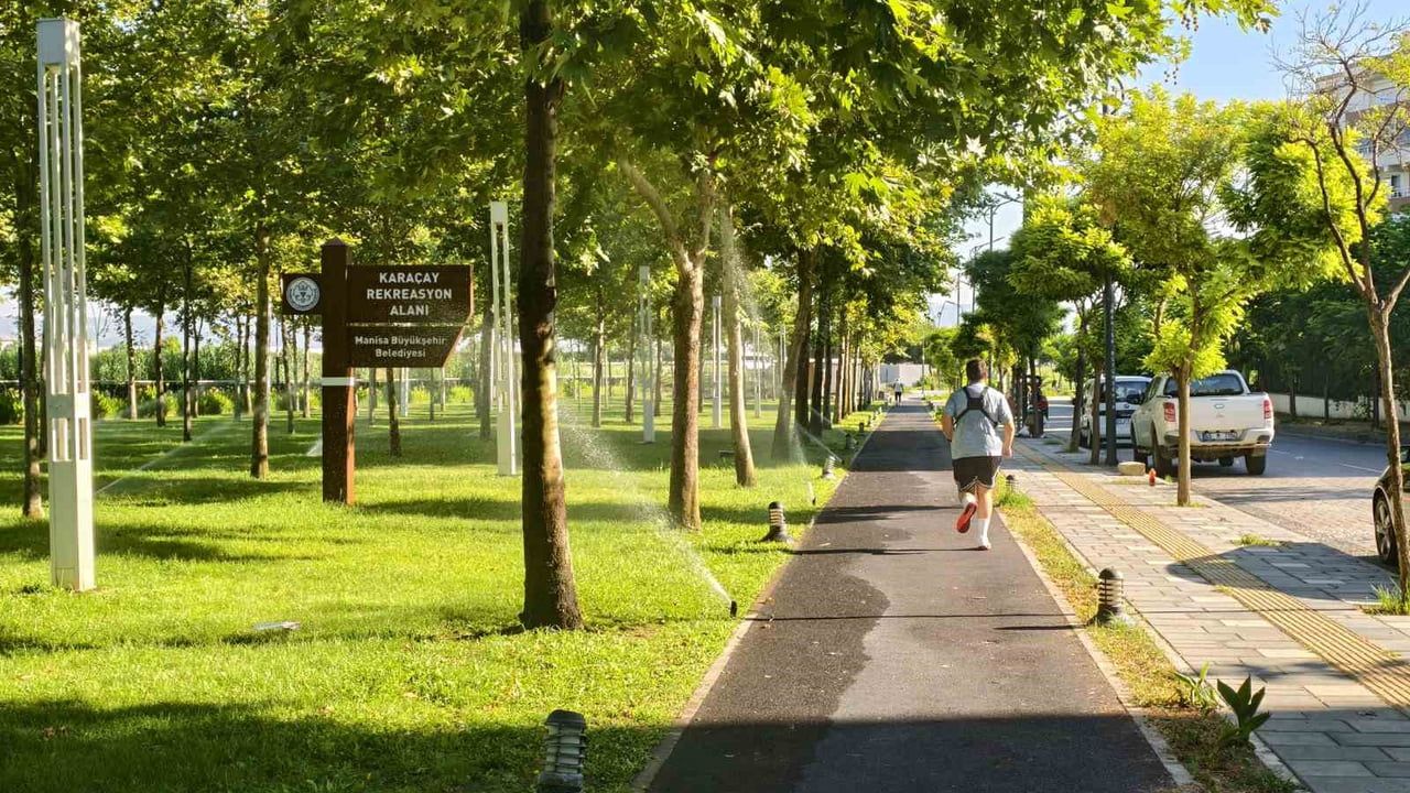 Karaçay yürüyüş alanında bırakılan çöpler mahalle sakinlerini endişelendiriyor
