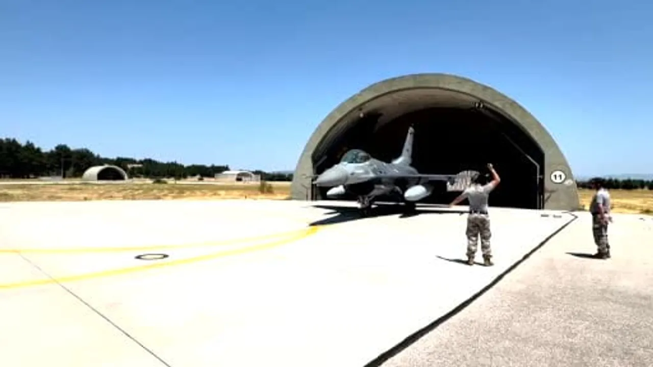 Karadeniz’de F-16’larla eğitim uçuşu yapıldı