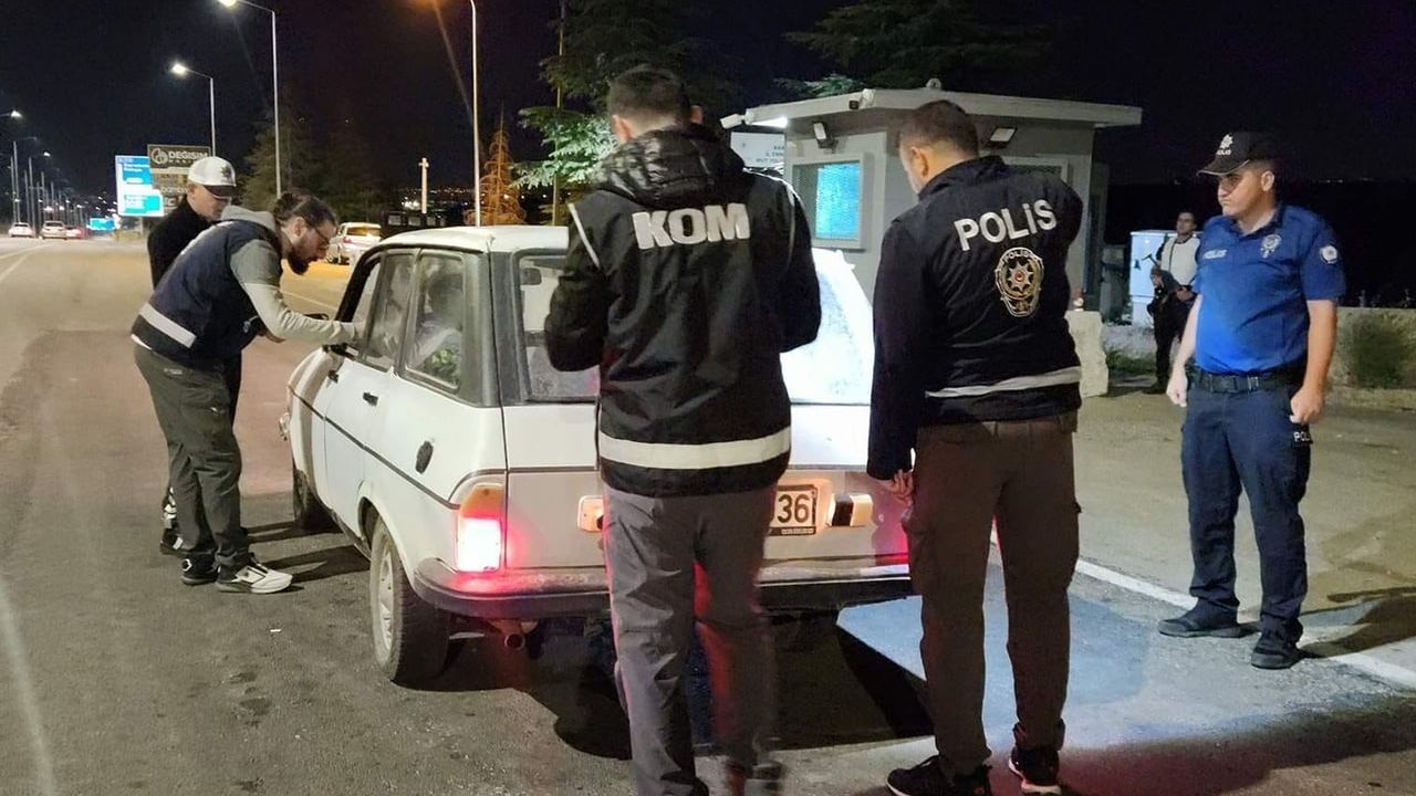 Karaman'da polis denetimlerinde 12 kişi tutuklandı