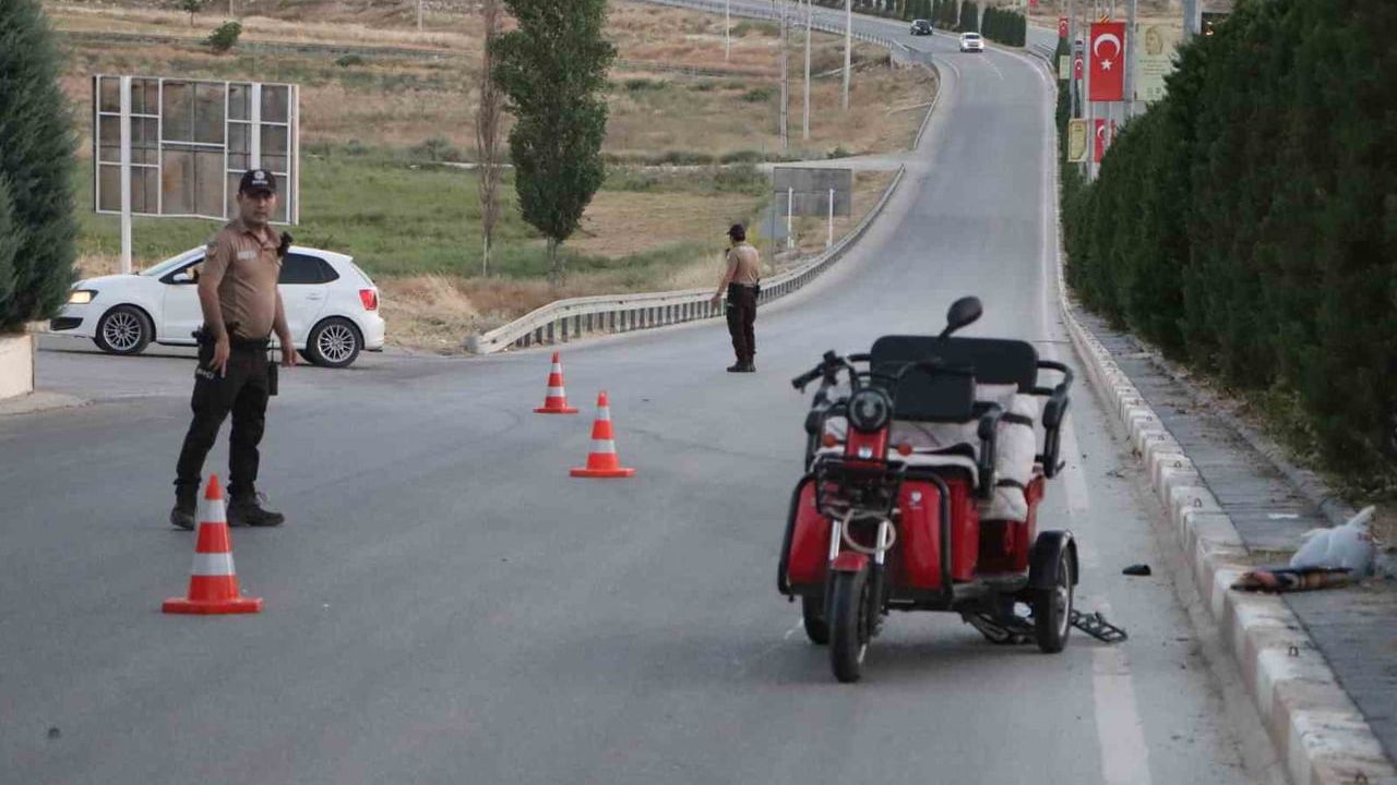 Karaman’da üç tekerlekli elektrikli bisiklete çarpan otomobilin sürücüsü yakalandı