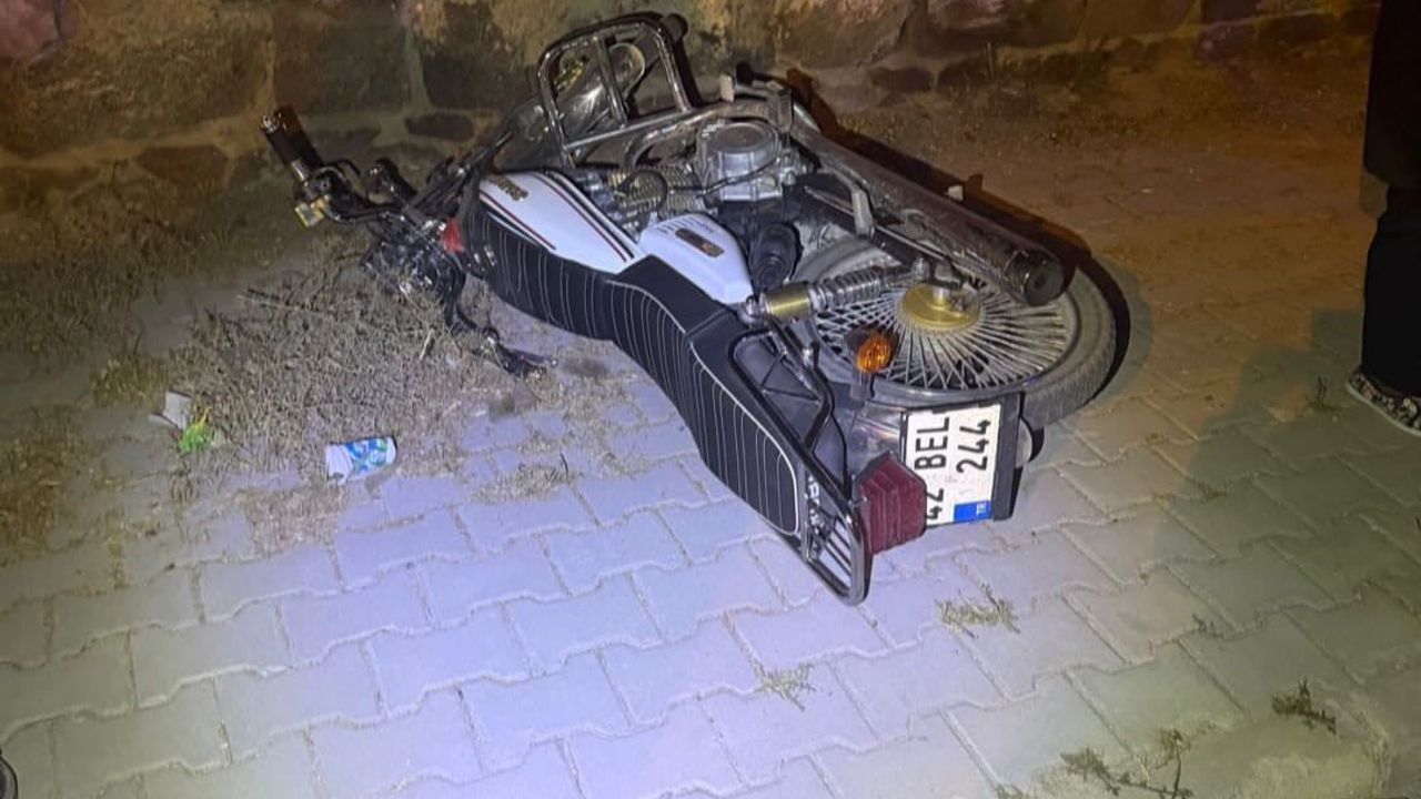Karapınar’da motosiklet ile otomobil çarpıştı: 2 yaralı