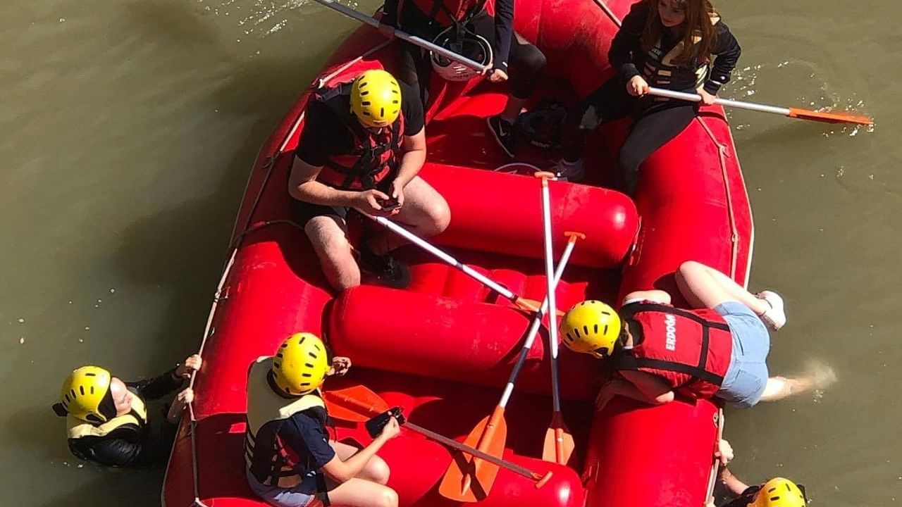 Karasu Nehri'nde raftingle serinleme ve adrenalin