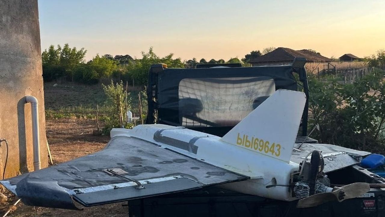Karasu sahilinde bulunan İHA bahçeye götürüldü, jandarma inceleme başlattı