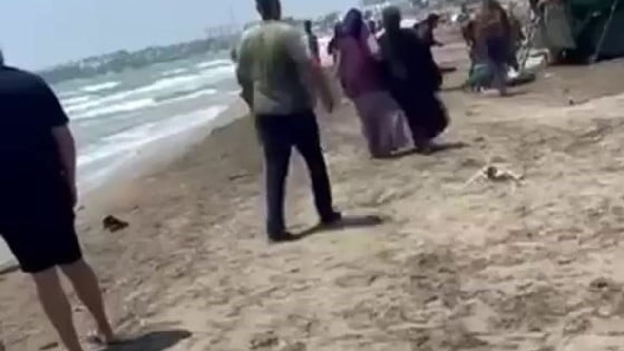 Karataş'ta dalgalara kapılan üç arkadaştan ikisi yaşamını yitirdi