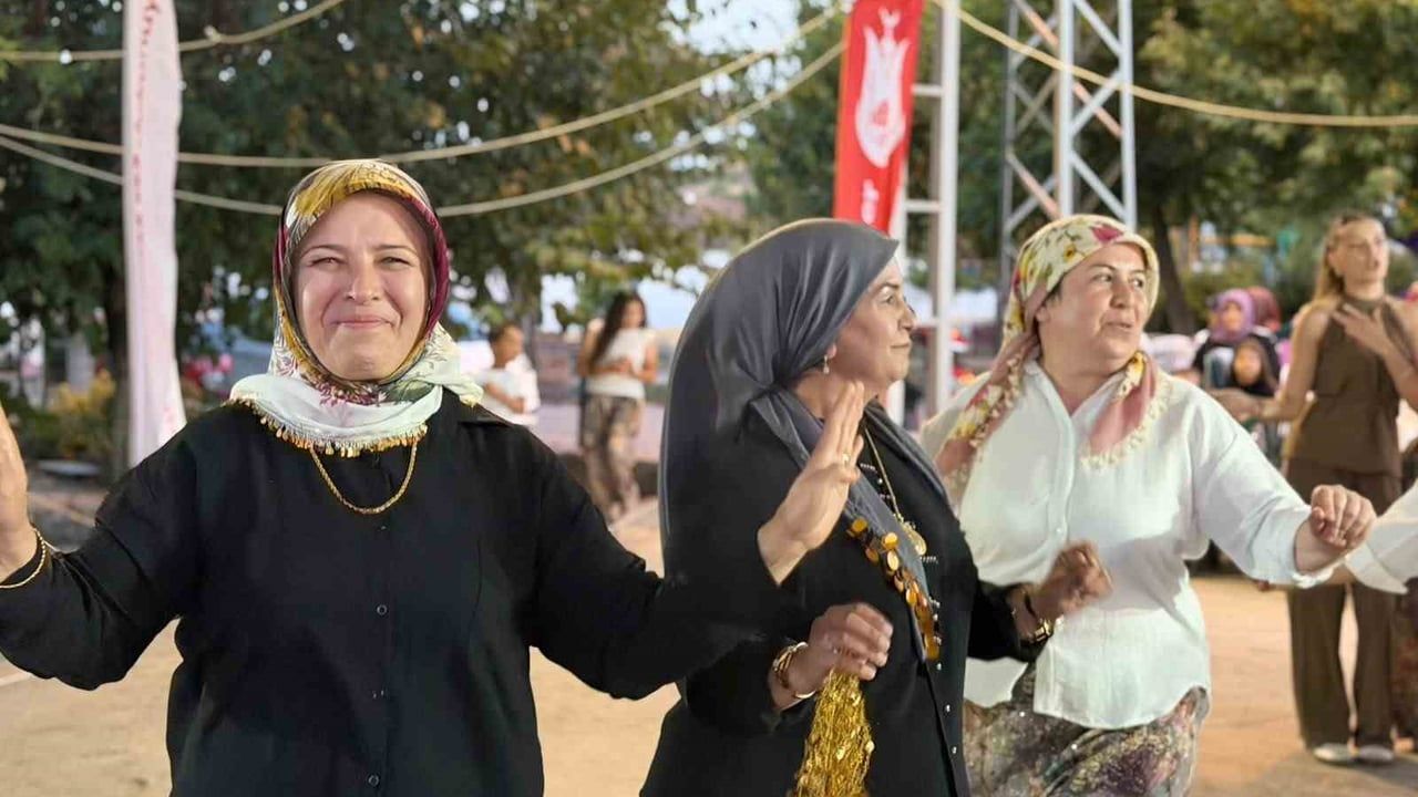 Karayenice'de şalvar gecesiyle mahalle hayatı canlandı