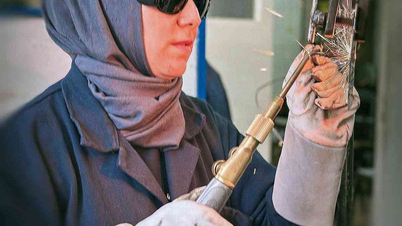 Kariyerini değiştirdi: 42 yaşında kaynakçılık eğitimiyle meslek sahibi oldu