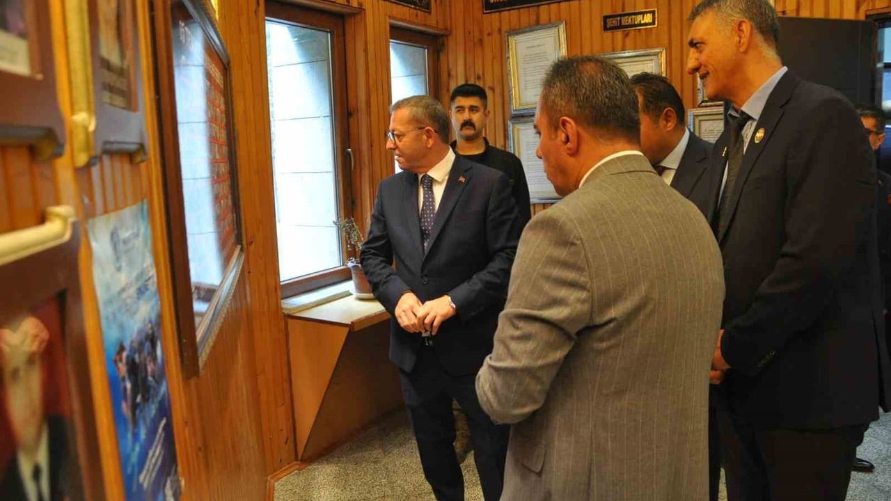 Kars'ta 15 Temmuz anma etkinlikleri resmi törenle başladı