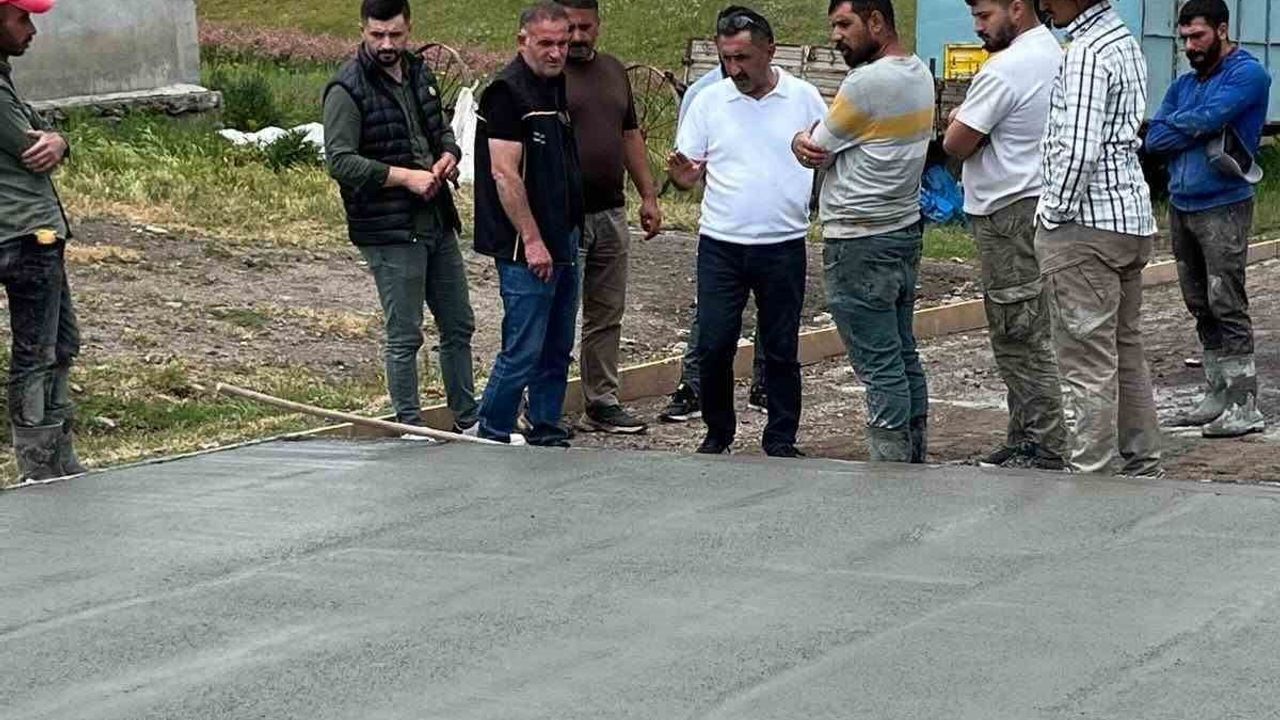 Kars'ta köy yolları konfora kavuşuyor: 9,5 kilometrelik asfalt çalışması başladı
