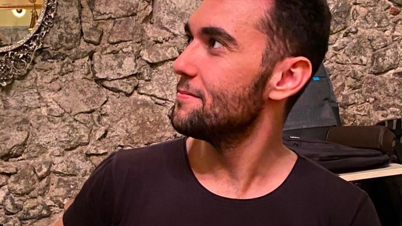karşıyaka çevreyolunda duran araca çarpan genç mühendis yaşamını yitirdi