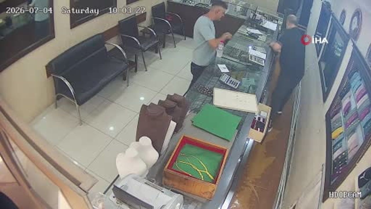 Kartal'da metruk binada öldürülen kadının katilinin kuyumcuda altın bozdurma görüntüleri ortaya çıktı