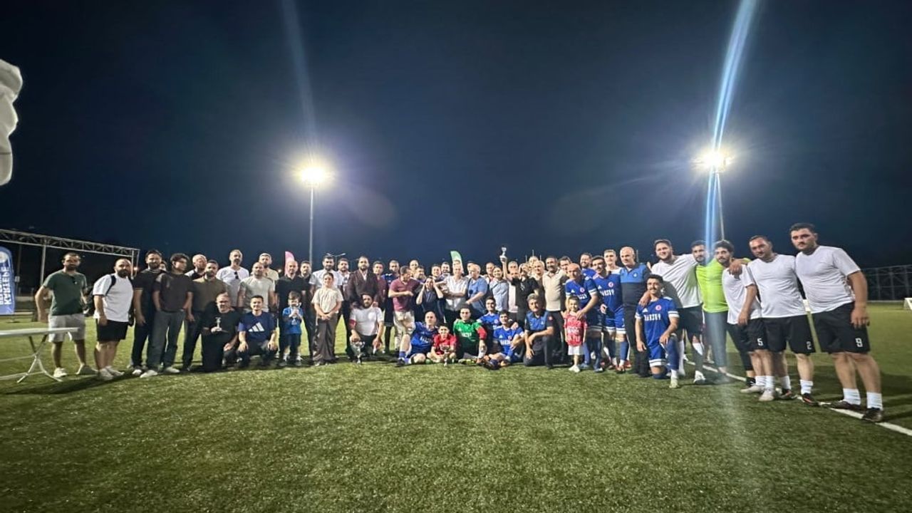 Kartepe belediyesinin birimler arası futbol turnuvasını Zabıta Müdürlüğü kazandı