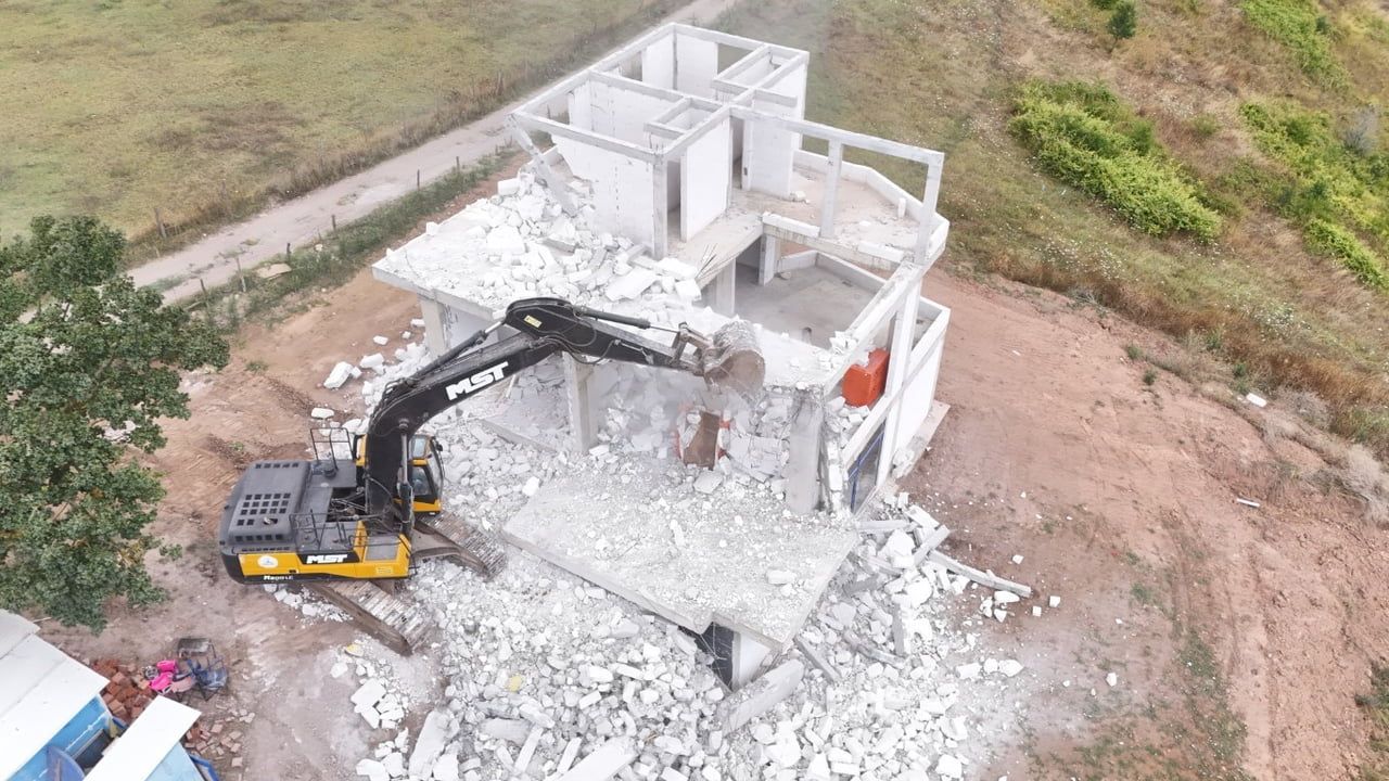 Kartepe'de ruhsatsız yapı yıkıldı: planlı kentleşme önceliği