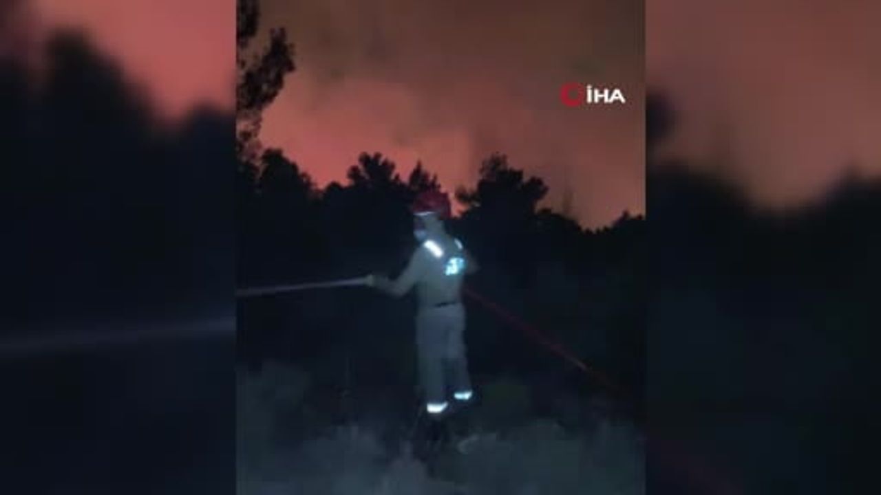 Kaş’ta orman yangını sürüyor; karadan söndürme çalışmaları gece boyunca devam ediyor