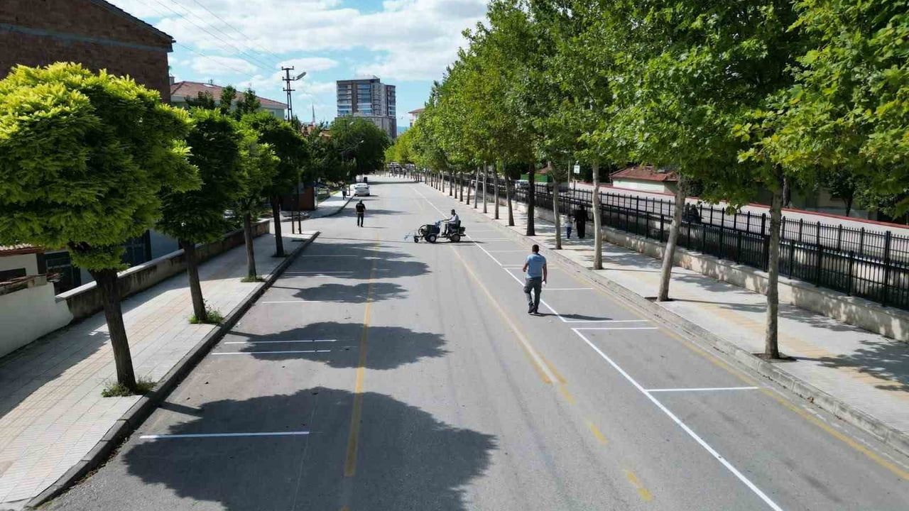 Kavşak çalışmaları nedeniyle Pazartesi Pazarı geçici olarak Çatalhavuz'a taşındı