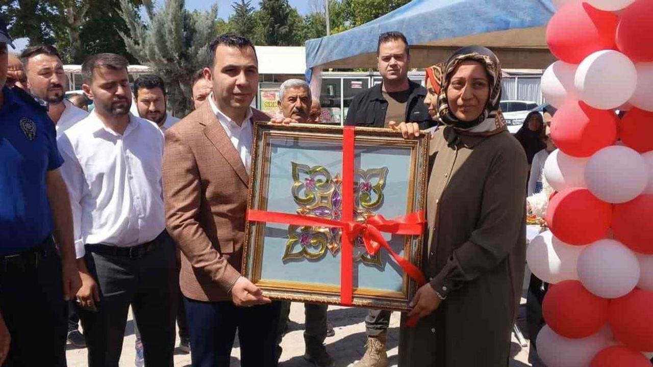 Kaymakam Algın, ADEM yıl sonu sergisine katıldı