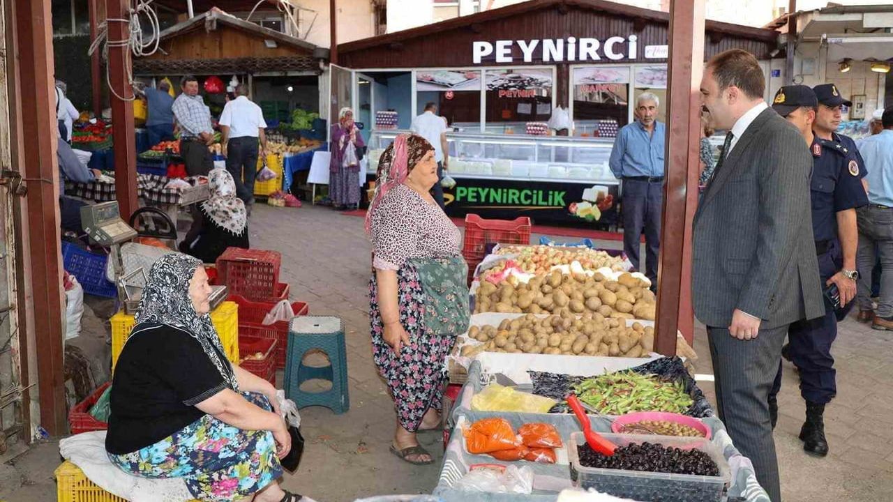 Kaymakam Battal, pazarcı esnafı ve vatandaşlarla buluştu