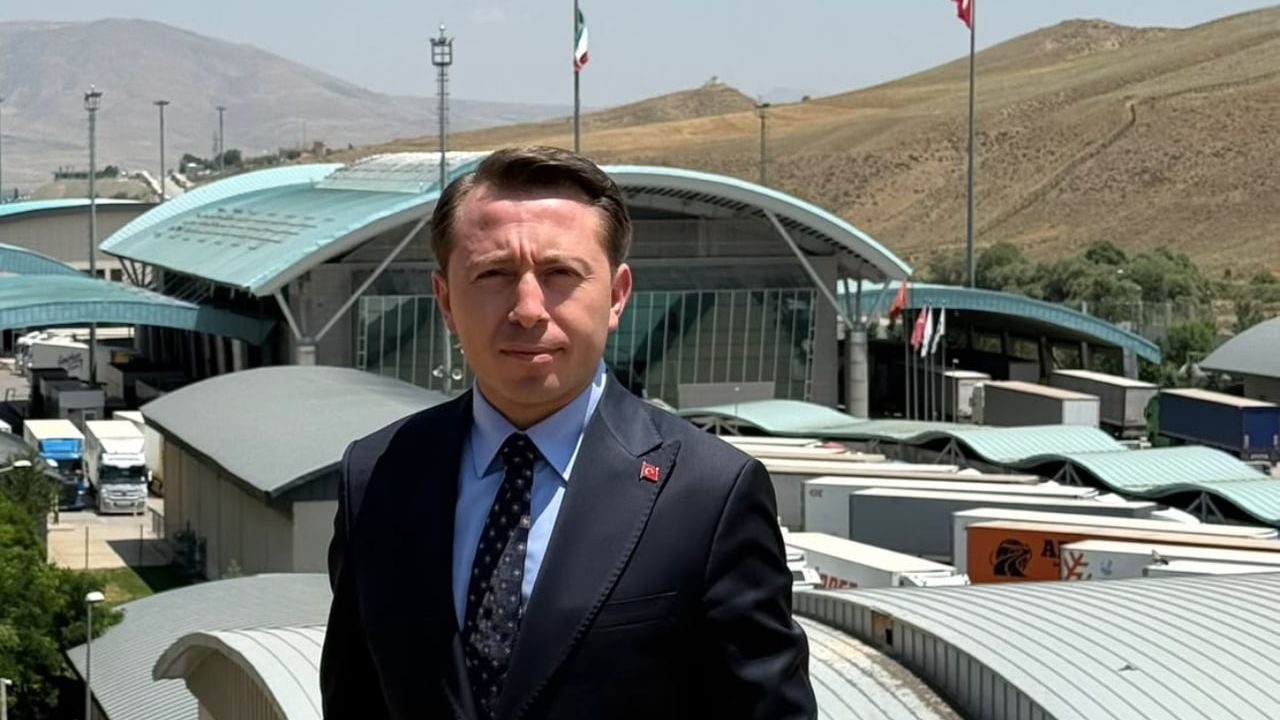 Kaymakam Volkan Hülür'ün Esendere sınır kapısındaki incelemeleri