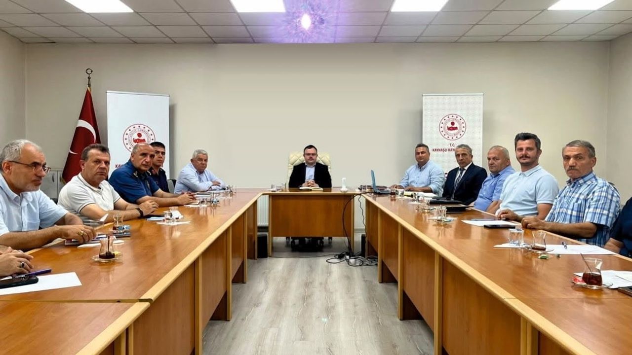 Kaynaşlı'da mevsimlik tarım işçileri için izleme kurulu toplantısı yapıldı