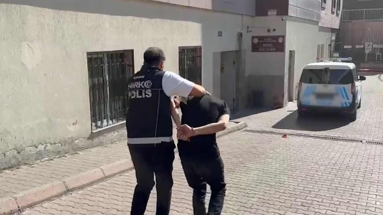 Kayseri'de kesinleşmiş hapis cezasıyla aranan 2 kişi yakalandı
