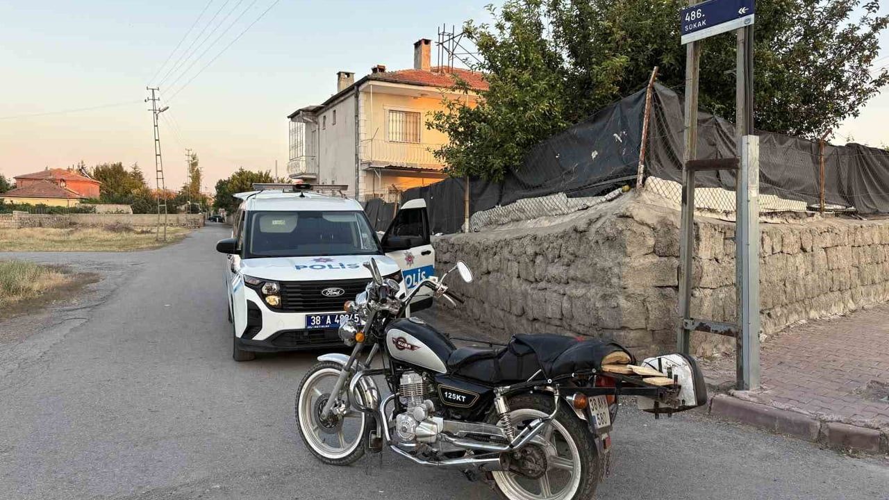 Kayseri'de kimlik kontrolü yapılan çocuğun babası ekiplere mukavemet gösterdi